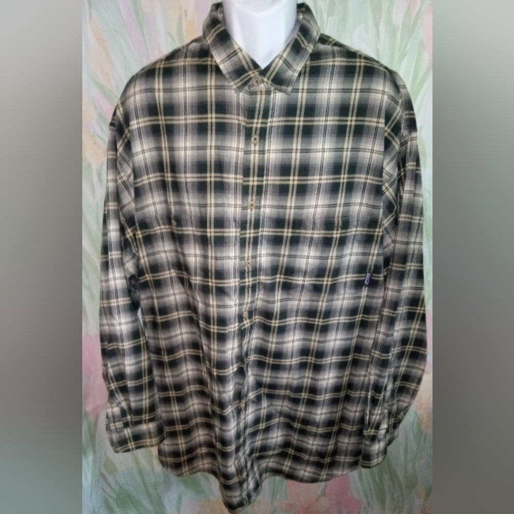 Patagonia Men's Flannel Shirt Size Medium Organic Cotton Green Tan Plaid 2XL XXL